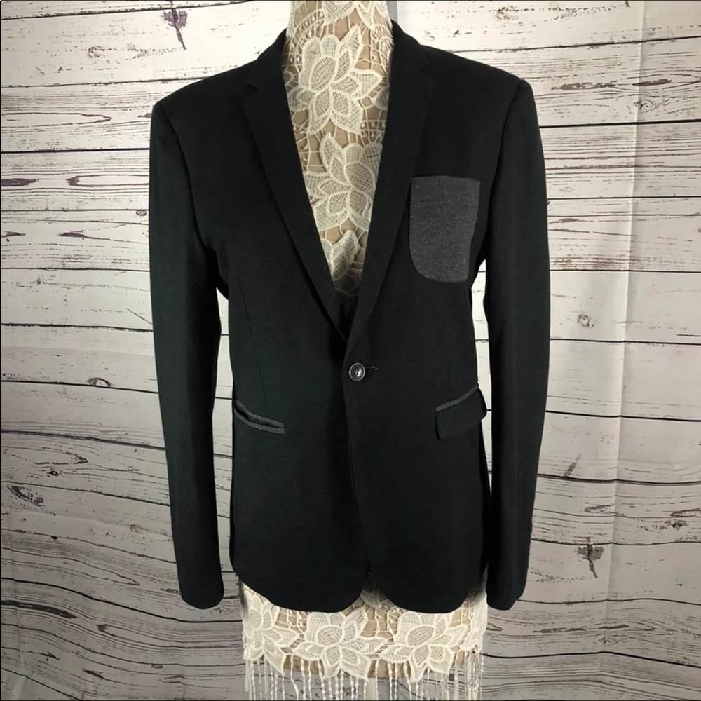 Ladies Blazer Charcoal In Color With Gray Pocket. - image 2